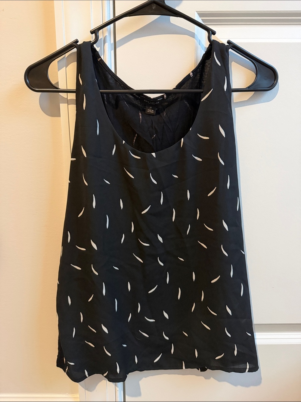 Ann Taylor Black Sleeveless Scoop Neck Printed Camisole